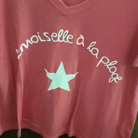 Red tee - Picture 2 of 2